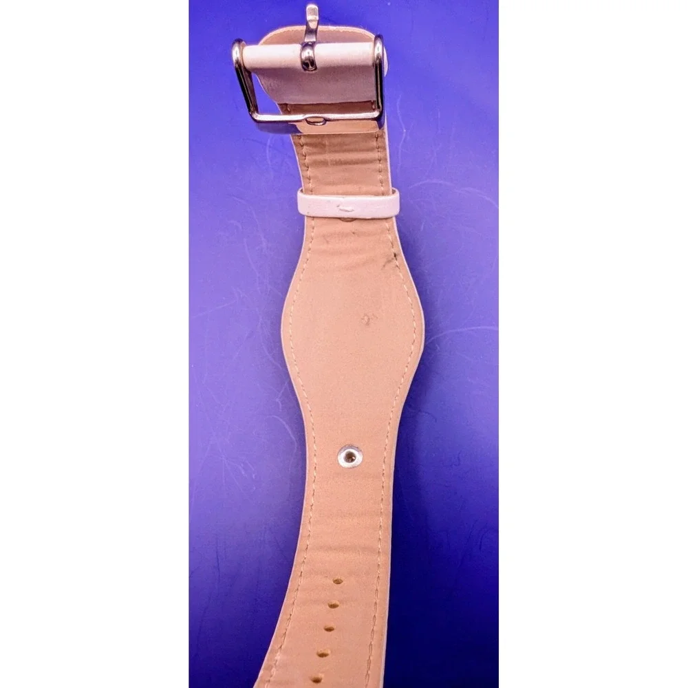 Beautiful Analog‎ Watch Silver Tone White Buckle Soft Leather Band, New Battery